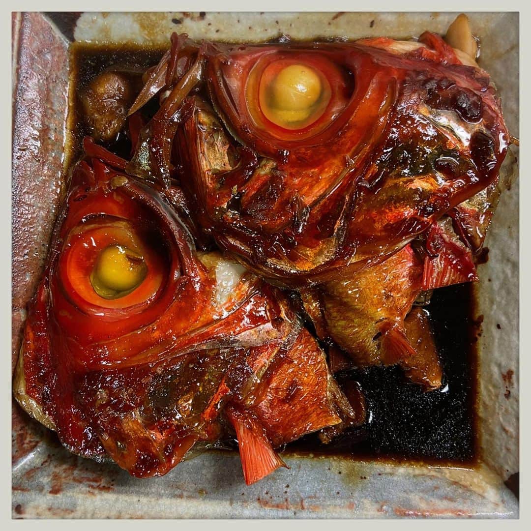 kumikoのインスタグラム：「今夜はどうしても魚が食べたくて、金目鯛のあら煮。 金目鯛は断然濃くて甘い味付けが好き。」
