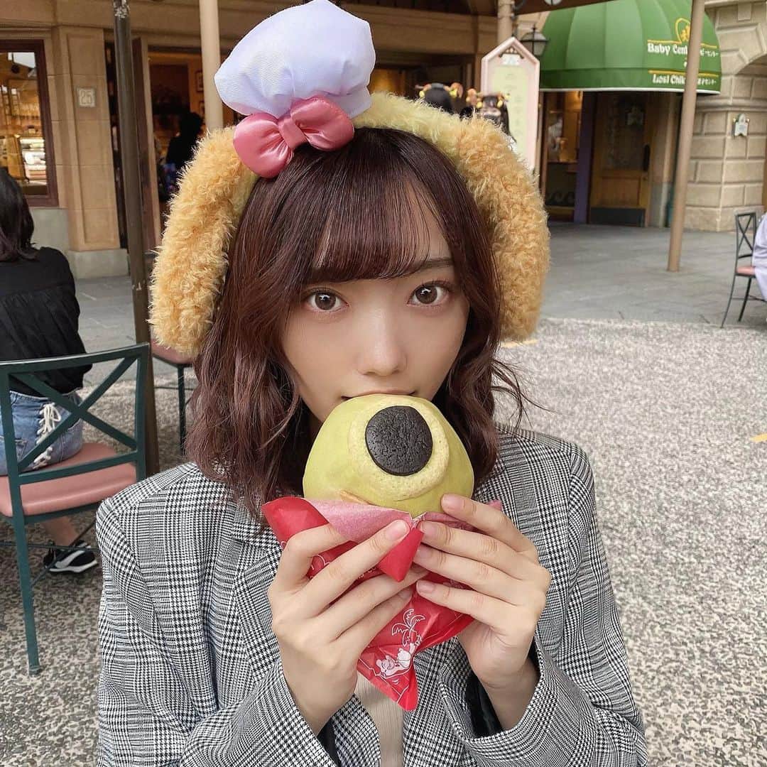 相澤瑠香のインスタグラム：「数ヶ月前の夢の国🏰 クッキー・アンちゃん🍪🐾  写真撮影のとき以外はマスクを着けてます😷  #夢の国 #tokyodisneysea #東京ディズニーシー #クッキーアン #マイクワゾウスキー #メロンパン #カチューシャ #ディズニーカチューシャ #セットアップコーデ #過去pic」