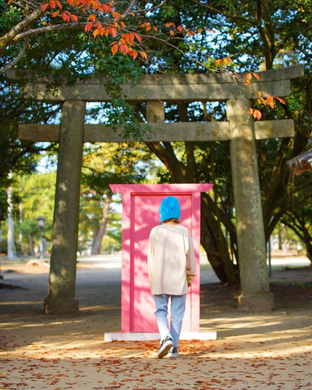 近藤あやさんのインスタグラム写真 - (近藤あやInstagram)「⠀ 『どこでもドア』は、いらないからさ、  飛行機に乗って、何十時間もかけて、  乗り換えあっちこっち？！、なんて少し苦労しながら、  世界中旅できる時代に戻って欲しいものだ🌍 ⠀ #ドラえもん #doraemon #どこでもドア #japan #四国 #香川 #旅行 #anywheredoor」12月2日 21時31分 - doraemontoaya