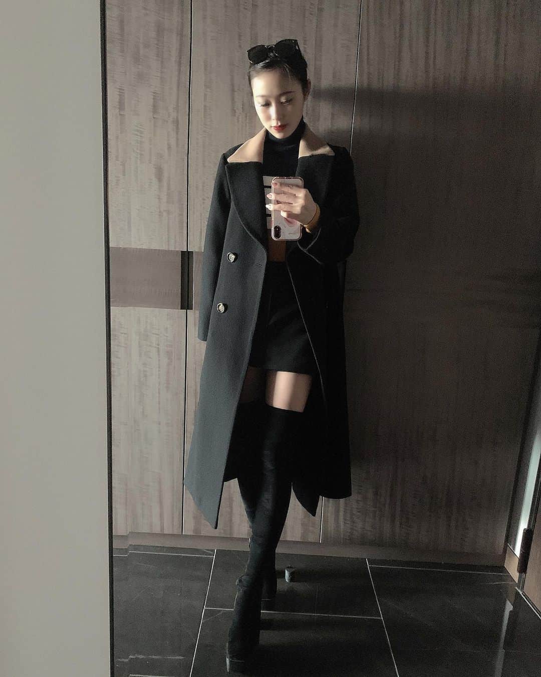 長沼南帆のインスタグラム：「久しぶりの私服投稿😚﻿ このコートはREDYAZELで一目惚れしたの🥰﻿  ロングブーツでも寒さ感じるようになってきたな、、、皆さんはどうか暖かい格好で過ごしてください🤣  ﻿ ﻿ ﻿ ﻿ ﻿ ﻿ ﻿ ﻿ ﻿ ﻿ ﻿ ﻿ ﻿ ﻿ ﻿ ﻿ ﻿ #黒髪　#黒髪ロング　#rq #レースクイーン　#memory #黒髪ロングストレート　#秋　#秋服　#脚長コーデ　#supergt #スーパーgt #撮影会 #rq撮影会　#wing #wing撮影会　#Ktunesracing #gt300 #ゴルフ　#コスチューム　#コスチューム大賞　﻿」