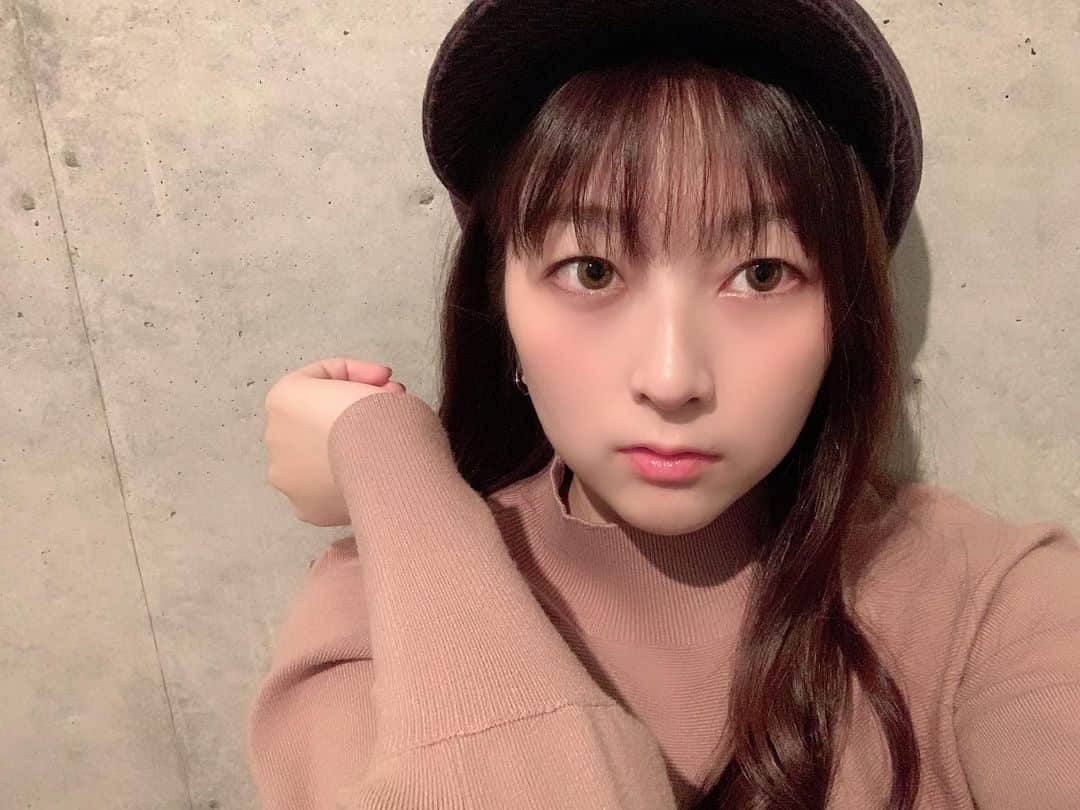 Mitoのインスタグラム：「. . 真顔🥲 きょうは笑顔がブスな日でした😦 . . 愛の不時着やっと見終わりました🤔里帰りの時にお姉ちゃんに 面白いけんみて！って言われて ずっと4話で止まってたけど🥲 . . 見終わったよー、おねーちゃん🥳 . . 感動しました🥲 私無口でクールな人がすきだから リさん好き🤣 . . . #愛の不時着  #一日一投稿  ＃真顔の日 #リさんありがとう 笑」