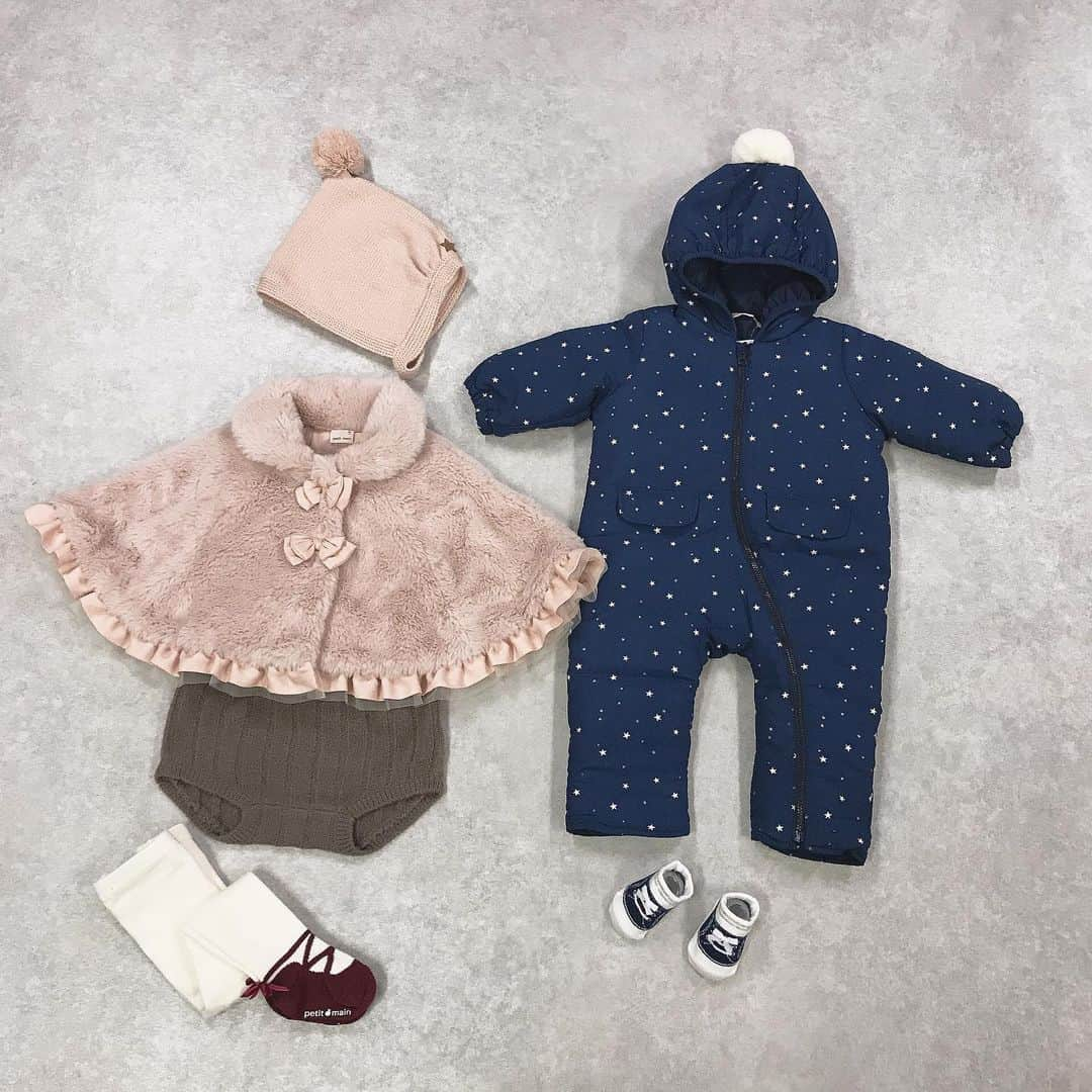 petit mainさんのインスタグラム写真 - (petit mainInstagram)「.﻿ 🎁BABY`S RECOMMEND🎁﻿ ﻿ プティマインではご自身のお子さまに、ご友人へのベビーギフトに、おすすめなアイテムを多数お取り扱いしています。﻿ webサイト BABY'S RECOMMEND では、ギフトをお探しの方、忙しいママのほっと一息タイムなどにちょうど良い1〜２分でわかりやすく読める記事にしてご紹介しています。﻿ ﻿ ﻿ 今回はベビーのアウター準備について！﻿ 本格的な寒さが来つつありますね、ライターママがリアルな目線でご紹介！ぜひ記事をご覧ください。﻿ ストーリーズからリンクしていますのでプロフィールからご覧ください。﻿ @petitmain_official﻿ ﻿ ﻿ ※入荷、在庫状況は店舗によって異なります。お近くの店舗にお問い合わせ下さい。﻿ ※オンラインの入荷、在庫状況はナルミヤオンラインまでお問い合わせ下さい。﻿ @narumiyaonline_official ﻿ ﻿ ﻿ ﻿ #petitmain #プティマイン #むすめふく #むすこーで #プティキッズ #ナルミヤオンライン #narumiyaonline #narumiya_online #秋の新作 #プティ秋の新作 #おうち時間 #子どものいる暮らし #赤ちゃんのいる暮らし #子育てグラム #ベビーギフト #プティベビー #女の子ベビー #男の子ベビー #お宮参り #ハーフバースデー #置き画」12月2日 21時44分 - petitmain_official