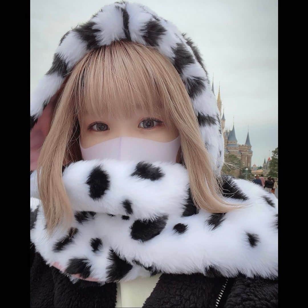 しふぉんのインスタグラム：「🖤」