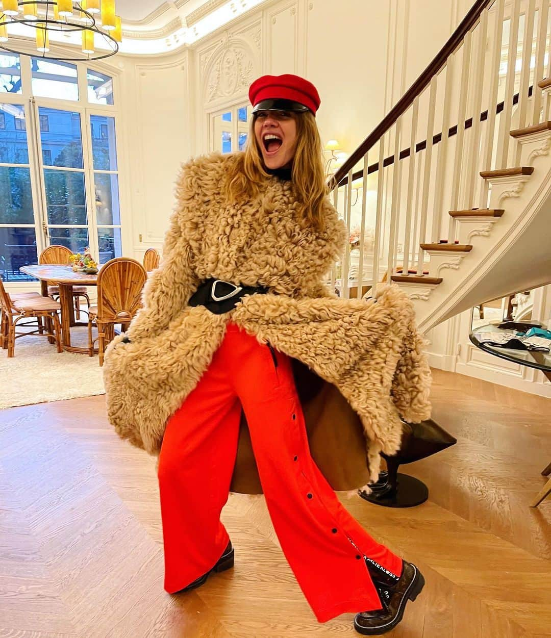 ナタリア・ヴォディアノヴァさんのインスタグラム写真 - (ナタリア・ヴォディアノヴァInstagram)「It’s fashion, baby 🚀🤪💃🏼📸 @lucas_portman」12月2日 22時03分 - natasupernova