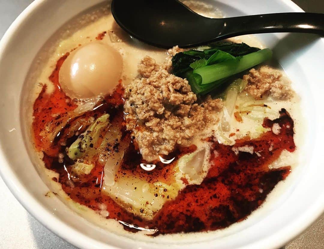 ラリソン彩華のインスタグラム：「冬限定の坦々麺🍜 美味しかった…🥺 #全粒粉麺#ラーメン」