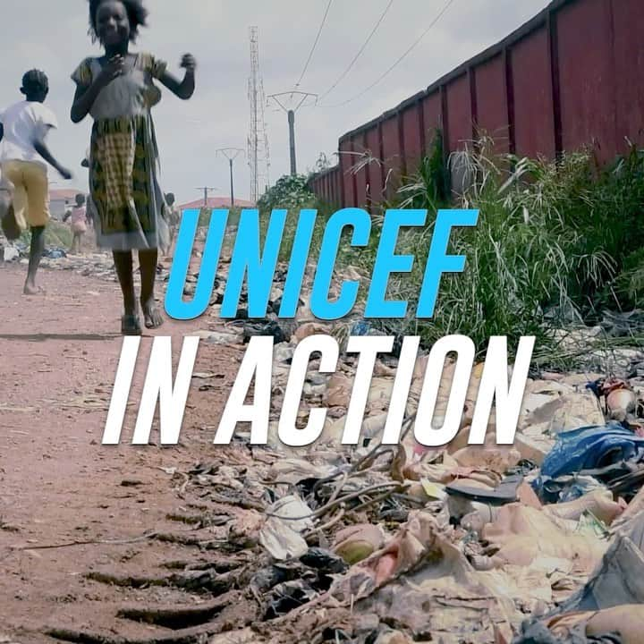 ルーシー・リューのインスタグラム：「In March of 2008, I visited Côte d’Ivoire with @UNICEF to learn more about the threat to child survival caused by the lack of access to clean drinking water. It was one of the most incredible experiences of my life, and one that has stayed with me ever since. Now, in West Africa, UNICEF and partner @conceptosplasticos are turning another big problem—plastic waste—into a big opportunity, by recycling used plastic into bricks, which are then used to build schools for thousands of children. I urge you, if you can, to give back and support this worthy cause this holiday season. Link in bio!」