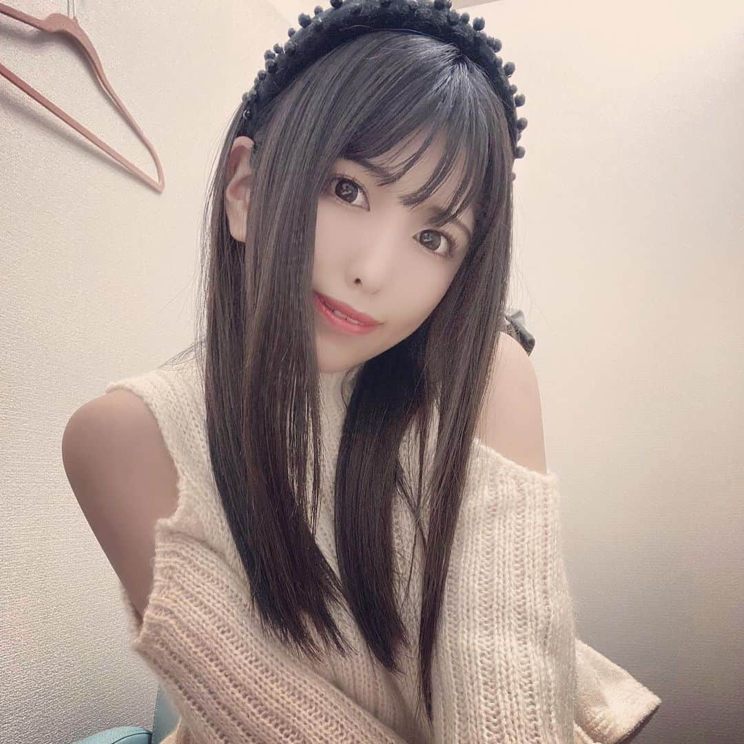 オールプロモーションさんのインスタグラム写真 - (オールプロモーションInstagram)「#倉木しおり 12月5日（土）#amuse撮影会 に#登場 ‼️  #残り1枠 🙋‍♀️となっております！ #ご予約はお早めに #お願い申し上げます🙇」12月2日 13時04分 - allpro_jp