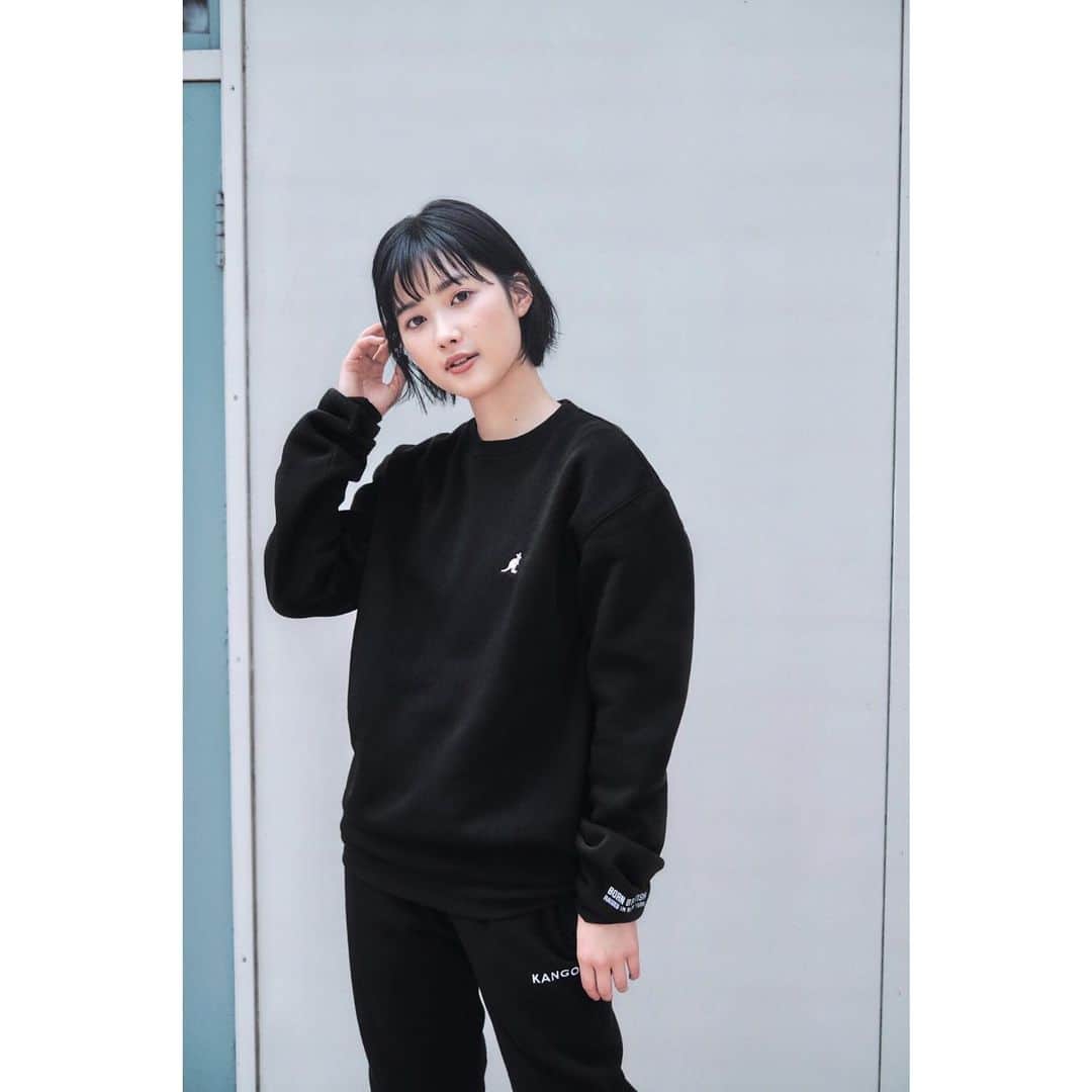井頭愛海さんのインスタグラム写真 - (井頭愛海Instagram)「． 本日発売の KANGOL TOP+BOTTOM SWEAT SET BOOK  に、佐藤寛太さんと掲載させて頂いています‪‪☺︎‬  全国のセブンイレブンにて発売されています！！  ぜひぜひに〜☺️☺️  ps. 撮影した、この日は8月の猛暑日だった！！🌞🕶️ なんて顔はしてない‪w‪w   #kangol」12月2日 13時12分 - manamiigashira_official