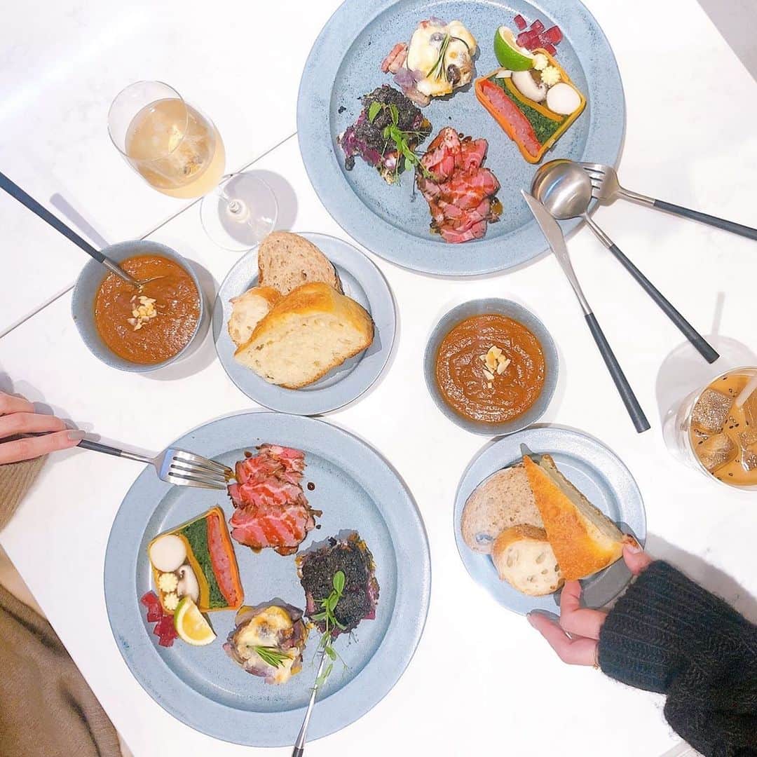 のインスタグラム：「✴︎ いつかのlunch🍴 . 時間が足りない… 笑って笑って笑い過ぎて泣いて忙しい💜 そんな時間を共有できることに感謝。 . . . #restaurant#food#foodpic#yummy#instaphoto#instagood#ランチ#lunch#happy#friends」