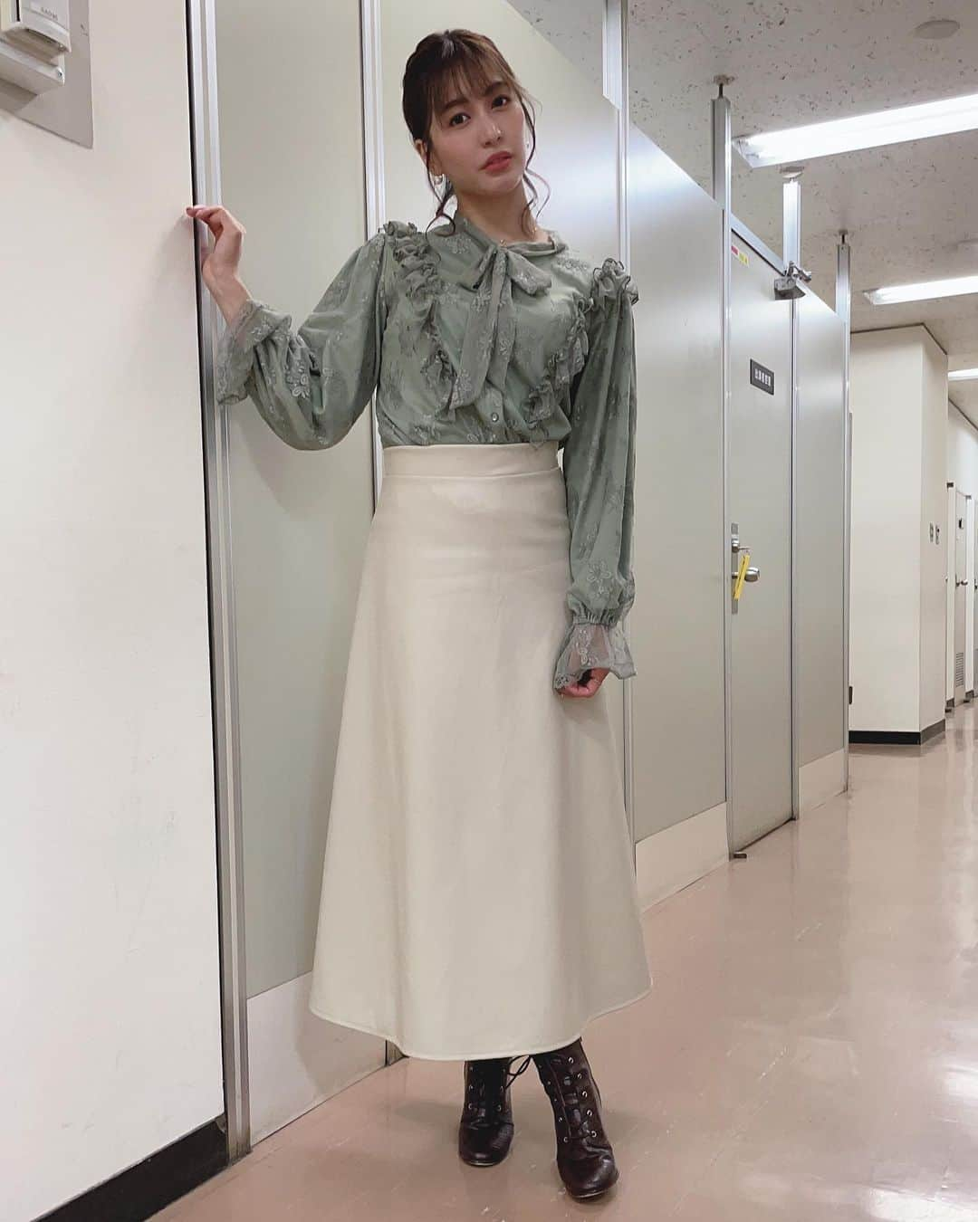 大島麻衣さんのインスタグラム写真 - (大島麻衣Instagram)「#ガッテン #衣装 #styling #きれいめコーデ」12月2日 13時31分 - maioshima911