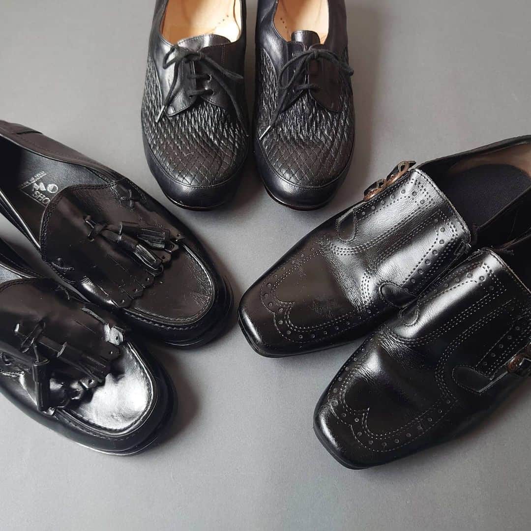 吉祥寺 古着屋 Orfeoのインスタグラム：「. Vintage Leather Shoes  #orfeo #kichijoji #tokyo #vintage #used #fashion #coordinate #outfit . . . スタッフ募集についてはこちら→https://www.instagram.com/p/CHcEl3Tl1Sk/?igshid=1j1r0z0xinhmp .  お問い合わせはインスタグラムのプロフィール掲載のメールアドレスにお願いいたします。コメント、DMでのお問い合わせは受け付けておりませんのでご了承ください。 ONLINE SHOPの商品も店頭にてご購入頂けます。気になる商品がございましたらスタッフにお声掛けください。  新型コロナウィルス感染拡大防止策を徹底した上で営業をしております。マスクの着用、入店時にアルコールで」