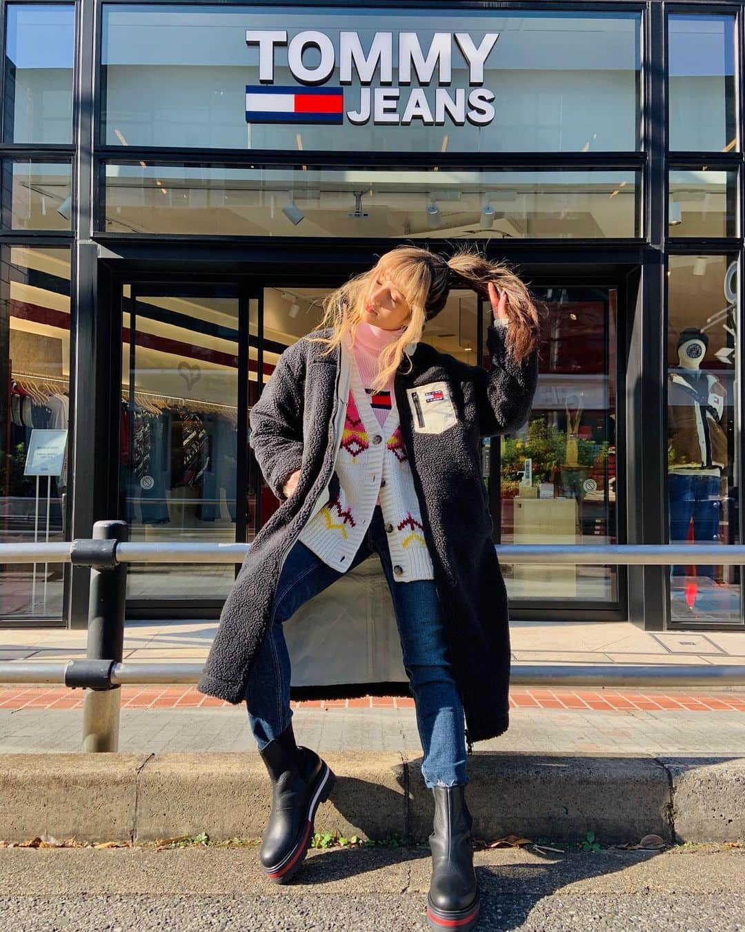 Takiさんのインスタグラム写真 - (TakiInstagram)「Beautiful and fun day always  with @tommyjeans ❄️ ありがとうございました😊 #tommyjeanscatstreet  #tommyjeans   📷 : @rina_shirai 💕🙏🏻」12月2日 14時10分 - taki_faky