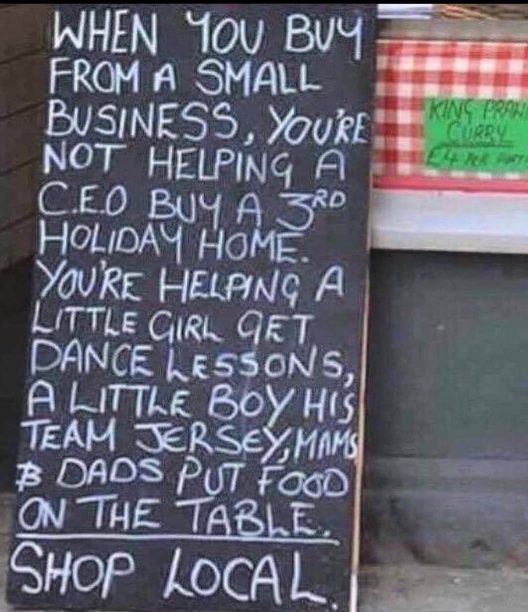 イヴァンカ・トランプのインスタグラム：「Buy American! 🇺🇸 [Highlight your American small business (tag me) and I will do my best to re-post this holiday season] ❤️ #MadeInTheUSA」