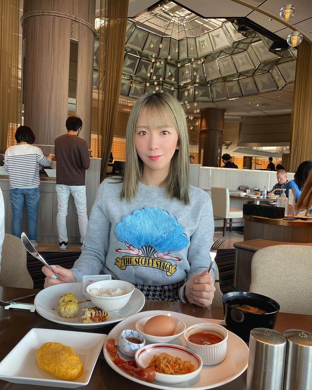 杉山優華さんのインスタグラム写真 - (杉山優華Instagram)「🍳🍳🍳 . . . . 前に家族とスイスホテル行ったヤー☺️ . 綺麗な夜景より美味しいディナーより朝食バイキングにテンション上がった☺️☺️🍳 . .」12月2日 14時22分 - fbyuuka29