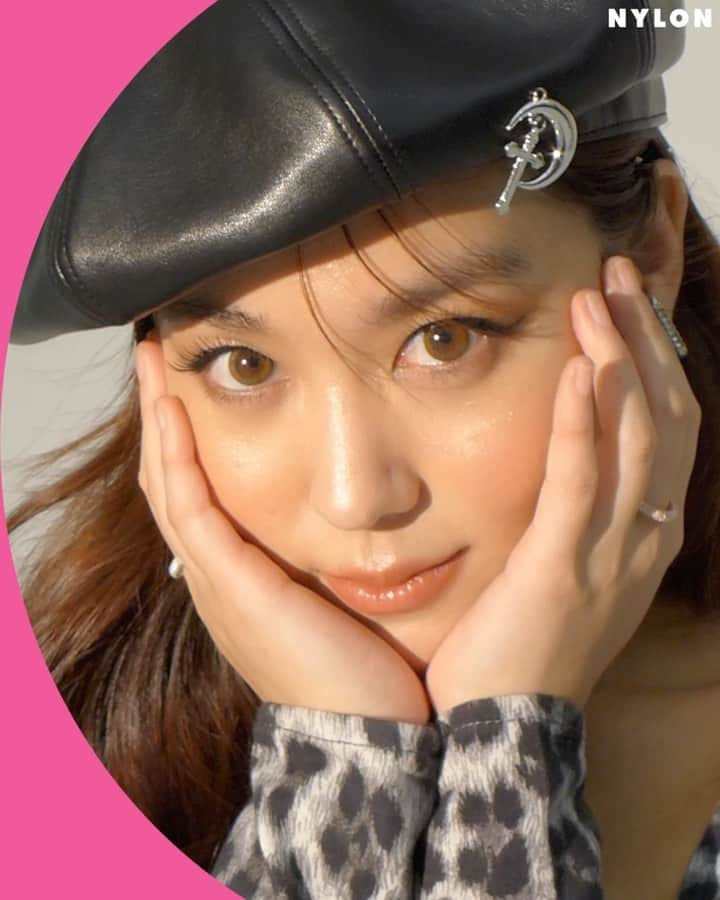 のインスタグラム：「@hourglasscosmeticskr X @nylonkorea 💋with @_choigo 📸  #광고 #아워글래스 #HOURGLASS #홀리데이메이크업 #홀리데이팔레트」
