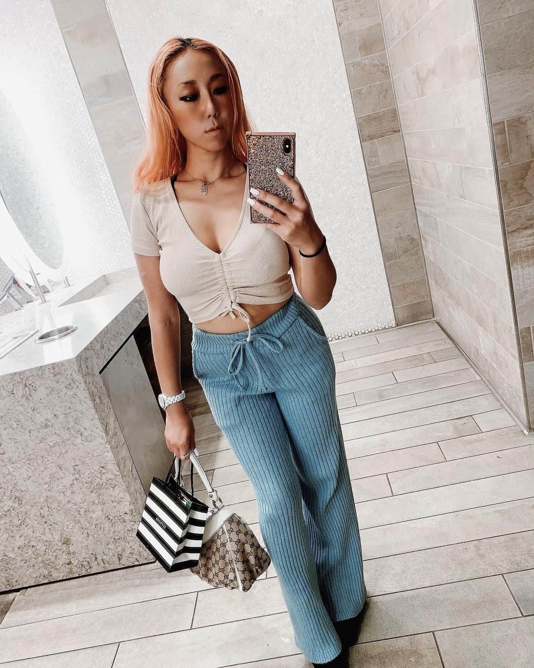 JAMOSAのインスタグラム：「Shopping at Sephora💋今日は友人とSephoraでショッピング🦋Fentyのアイシャドウ、リップとYslのリップをゲット🤍メイクアップパラダイスや〜💄」
