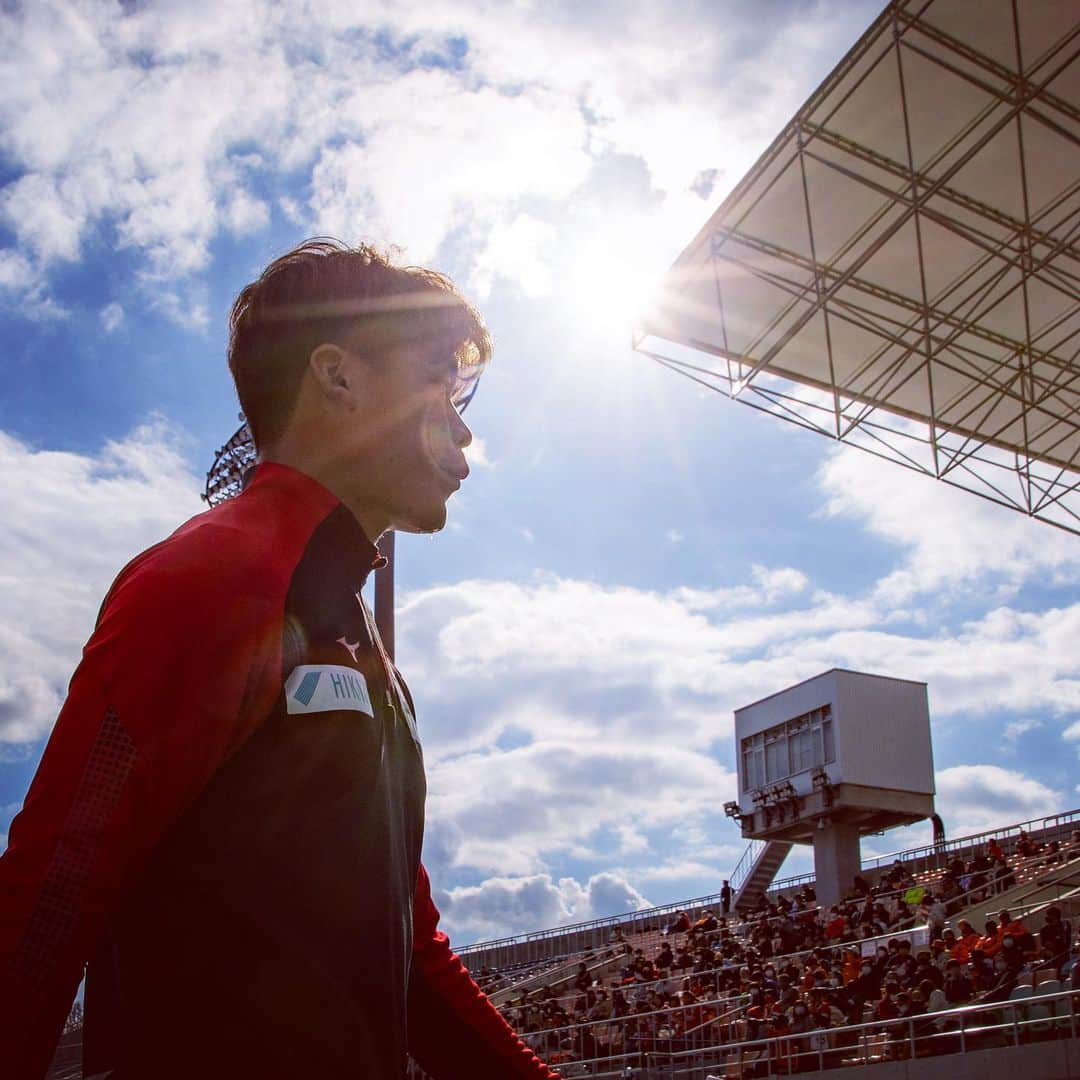 愛媛FCさんのインスタグラム写真 - (愛媛FCInstagram)「🍊 MATCH DAY🍊  🗓12月2日（水）19時00分kickoff⚽️ 🆚#大宮アルディージャ 🏟#ＮＡＣＫ５スタジアム大宮  3連勝をかけて…  #DAZN #Jリーグ #ehimefc  #伊豫魂 #ココロハトモニ12 #愛媛一丸 #サッカー #soccer」12月2日 15時12分 - ehimefc12