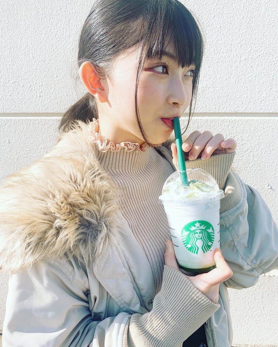 辻野かなみのインスタグラム：「❤︎﻿ ﻿ この間、お久しぶりに！﻿ スタバチャージしてきました💟﻿ ﻿ スターバックスの新作🦄🌟﻿ ﻿ 抹茶×抹茶🍵ホワイトチョコレートフラペチーノ💚﻿ ﻿ 1口目飲んだ瞬間!!抹茶!!!!って感じだった☺️﻿ 抹茶のブラウニーが入ってて美味しかった💓﻿ ﻿ ﻿ ﻿ #スターバックス #スタバ #抹茶 #新作﻿ #超ときめき宣伝部 #とき宣﻿ #アイドル #idol﻿ #instagood #instalike #followme﻿ ﻿」