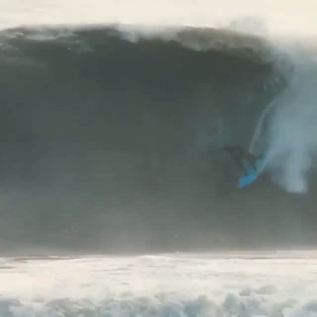 ビラボンのインスタグラム：「@robkellysurf は最高の朝を迎えたようです。。in New Jersey, captured by @russroe」
