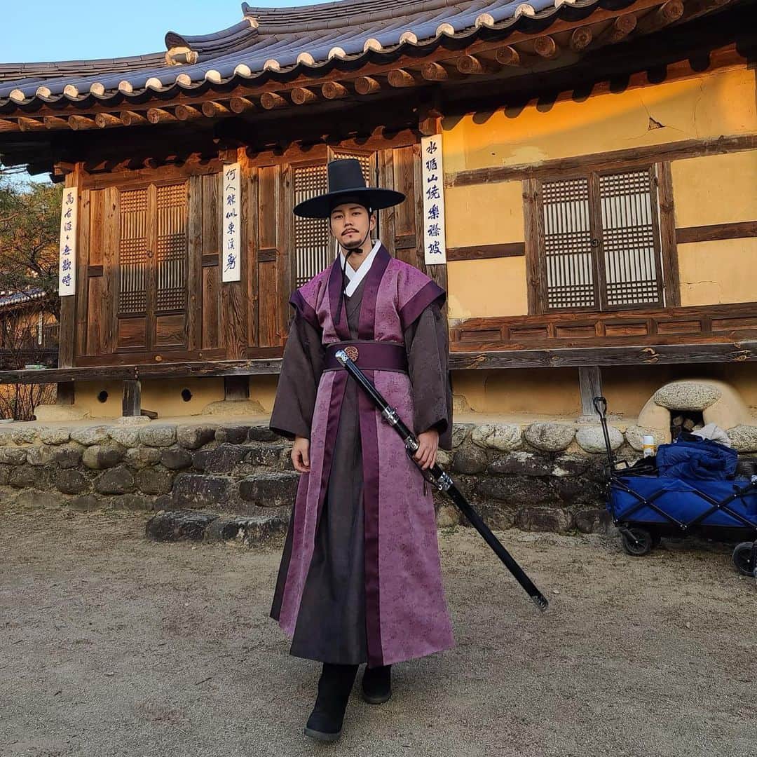 シン・ジフンのインスタグラム：「암행어사-조선비밀수사단  #김명수 #권나라 #이이경」