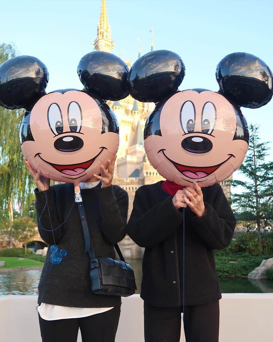 yuiさんのインスタグラム写真 - (yuiInstagram)「. .  ✨🎈🐭Mickey mouse 🐭🎈✨ . . #リンクコーデ#ミッキーミニーコーデ  #ミッキーマウス　#mickeymouse  #TDL#tokyodisneyland #東京ディズニーランド#東京ディズニーリゾート」12月2日 16時07分 - yuiram