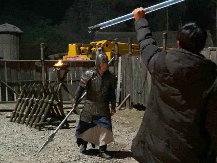 のインスタグラム：「這身行頭挺重的，但冬天拍的時候很保暖🤣🤣🤣 #趙子龍」