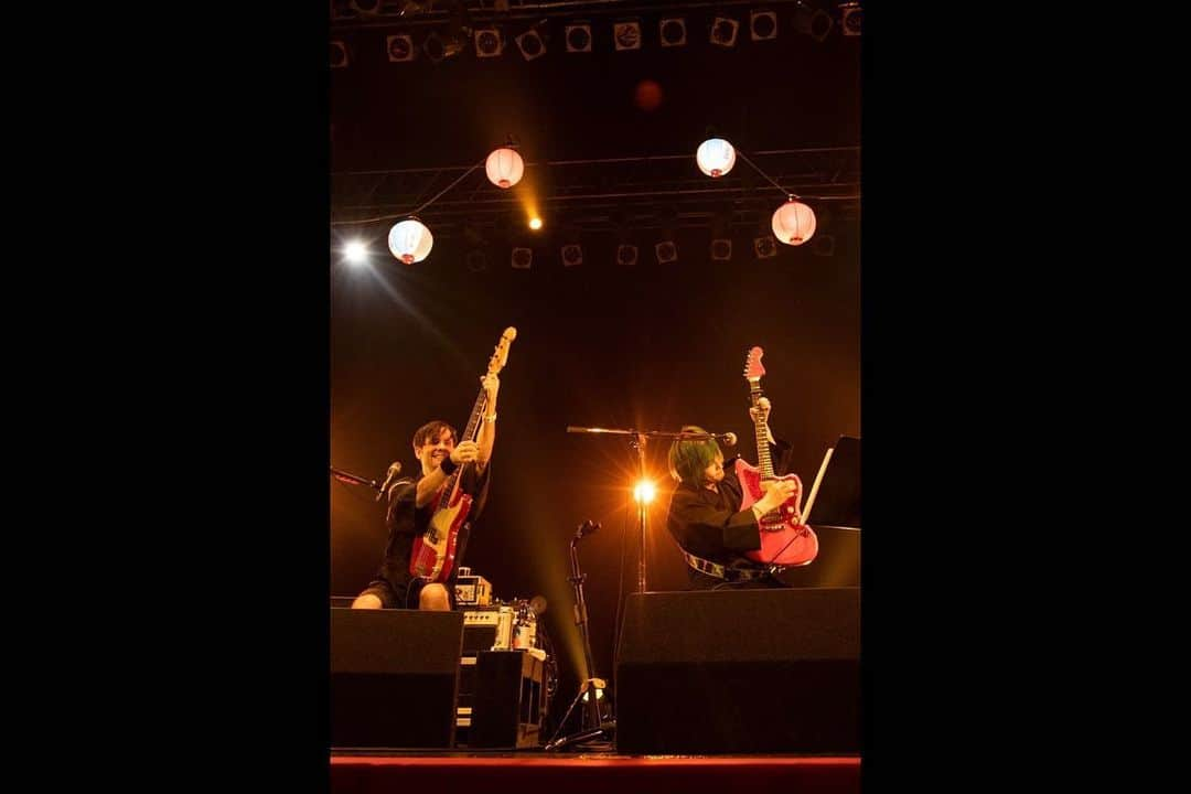 MONOEYESさんのインスタグラム写真 - (MONOEYESInstagram)「2020.12.01 MONOEYES Semi Acoustic Live Tour 2020 Zepp Tokyo Day1 Photo by Maki Ishii monoeyes」12月2日 16時26分 - monoeyes_official