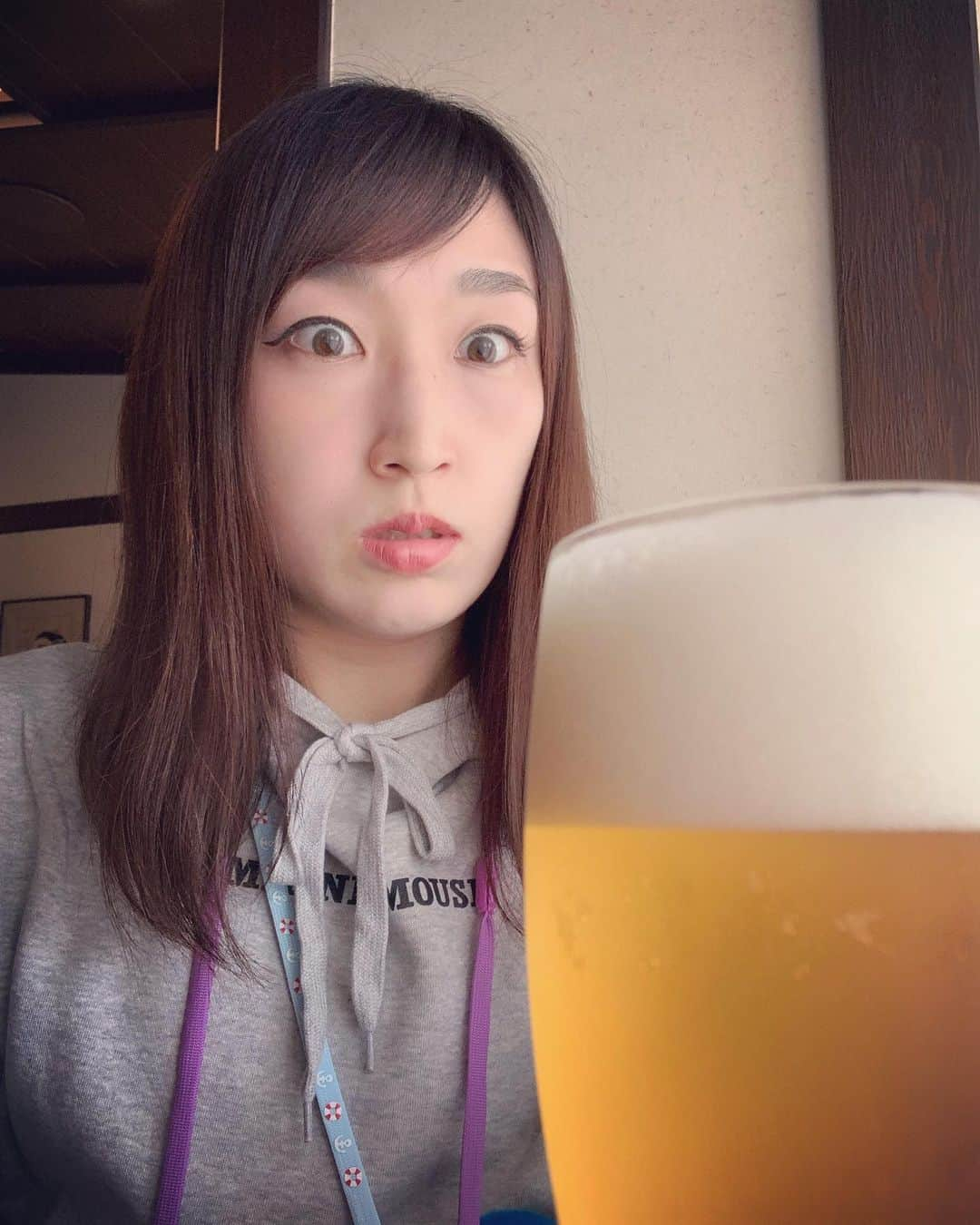 あいすけさんのインスタグラム写真 - (あいすけInstagram)「#ディズニーランドでビールを呑める日が来るとは」12月2日 16時36分 - aisuke.aokiai