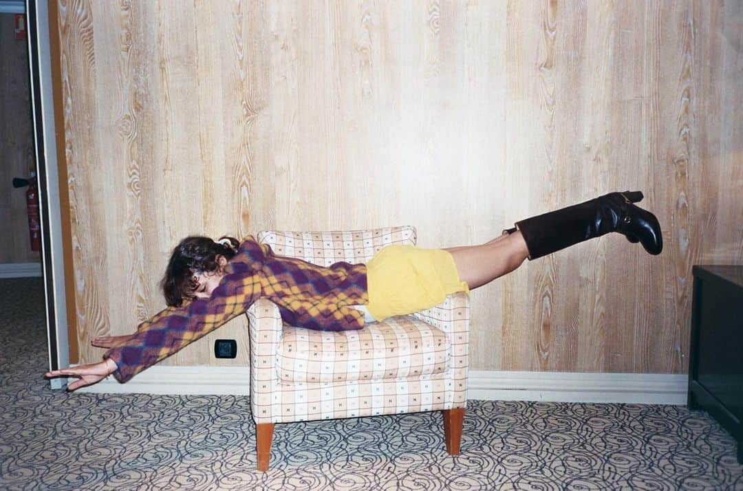 アーペーセーのインスタグラム：「A.P.C. gave Tess Petronio and Lily Touitou carte blanche to make visuals with selected pieces from the A.P.C. archives.⠀ ⠀ Lily modeled them and Tess photographed her in Biarritz during their Toussaint vacation. ⠀ ⠀ Photography : @documentedbytess⠀ Styling & Modeling : @i.am.also.a.you ⠀ ⠀ #APC #APCArchives」