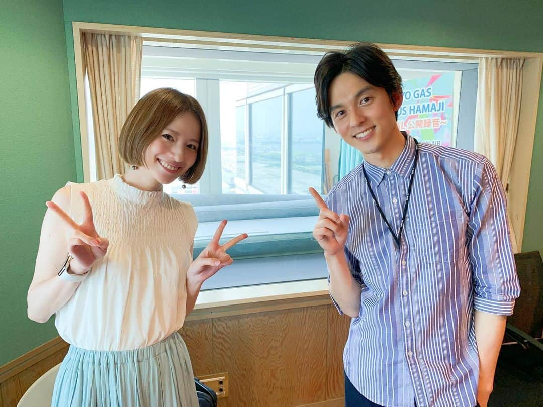 宮島咲良さんのインスタグラム写真 - (宮島咲良Instagram)「ㅤㅤㅤㅤㅤㅤㅤㅤㅤㅤㅤㅤㅤ ズバリ正解！！！！！ 2020.8.7 #bayfm 『MOTIVE!!』 #片岡信和 さんがゲストにー！☺️ ㅤㅤㅤㅤㅤㅤㅤㅤㅤㅤㅤㅤㅤ 「#羽鳥慎一モーニングショー 」の気象予報士さんとして大活躍の片岡さんですが、 私はとしてはやはり！ #ゴーオンブルー ／香坂蓮がきたーーー！！！と大興奮でした…！ ㅤㅤㅤㅤㅤㅤㅤㅤㅤㅤㅤㅤㅤ でも今回は気象予報士さんとしてお迎えしたのだし、 そればかり言うと失礼かな…と控えめにしようと思っていたら、 たくさん戦隊のお話をしてくださり！ ポーズまで！！！神がいたであります😭 ㅤㅤㅤㅤㅤㅤㅤㅤㅤㅤㅤㅤㅤ ゴーオンジャーのみなさまは、 コロナ禍でもリモートで集結してたくさんの人の心を救ってくれたり、 個人々々のお話を聞いても、 それぞれが本当にスーパー戦隊というものに対して とても大切な想いを持って今も活躍されていて、 スーパー戦隊ファンとして、こんなありがたく嬉しいことはないです。 感謝しかありません。 片岡さんのお話を聞いて、改めて、 「スーパー戦隊が好きでよかった！」と心から！！ ㅤㅤㅤㅤㅤㅤㅤㅤㅤㅤㅤㅤㅤ そして気象予報士さんとしても 毎朝私たちにわかりやすくお天気を伝えてくれて、さらに！ ご自身で考えられた(ちょっと愉快な)ストレッチまで披露してくれる片岡さん！！！ 尊敬してます！！😆✨ (ストレッチはモーニングショーのFacebookに毎日アップされてます！必見！) ㅤㅤㅤㅤㅤㅤㅤㅤㅤㅤㅤㅤㅤ #bayfm #motive78 #宮島咲良 #ミヤジマン #ぼっち戦隊ミヤジマン」12月2日 16時55分 - sakura_miyajiman