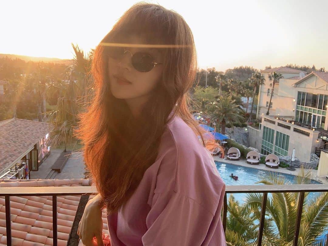 チョン・ユミンのインスタグラム：「“🖤💛💜💚”」