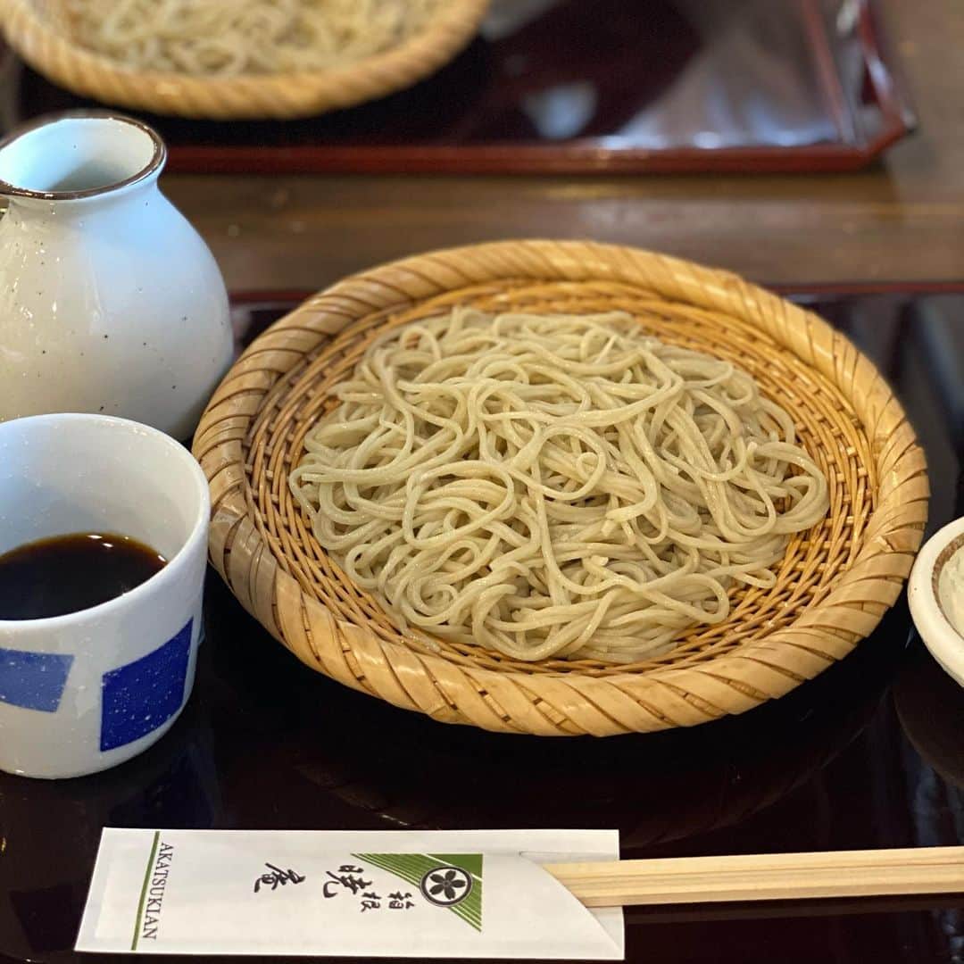 木本泉さんのインスタグラム写真 - (木本泉Instagram)「-﻿ 東京に来てからお蕎麦が好きになりました💡﻿ 関西のお蕎麦って、柔らかいのが多いんですよね。﻿ ﻿ 新そばは完売でしたが、美味しいお蕎麦が食べれて満足😋﻿ ﻿ #箱根#蕎麦#暁庵」12月2日 17時32分 - izumikimoto