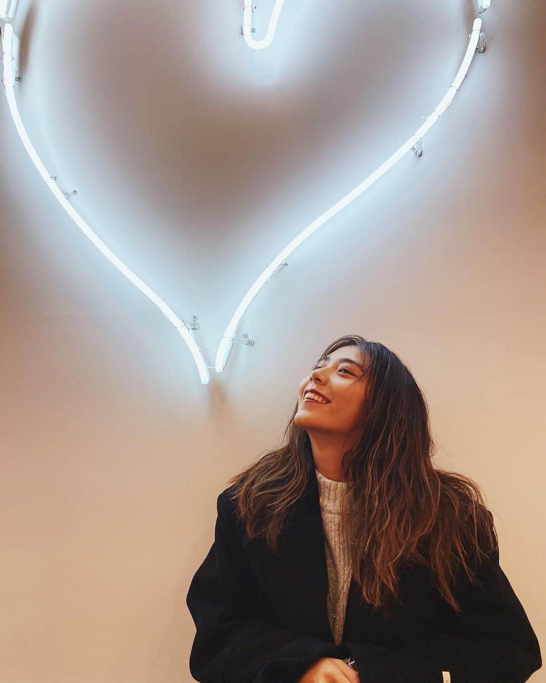 のインスタグラム：「Love begets love:)✌🏽💗💗  愛は愛を生む。☺︎🤍」