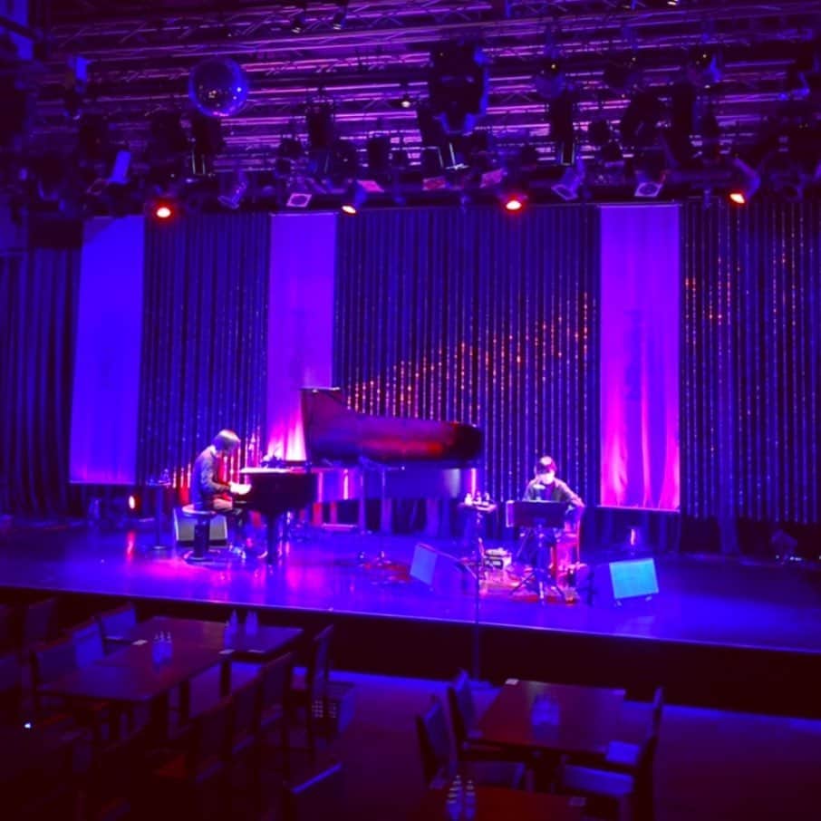 Salyuのインスタグラム：「本日Billboard公演。初日は大阪です!!1stステージのオープンが近づいてきました。心を込めて準備中、、、」