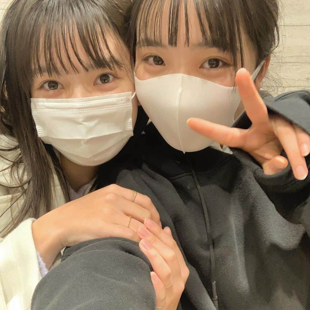 白井杏奈のインスタグラム：「・ 実はののたんとこの前会えたんです！ 好き好き大好き🫑 久しぶりに会ったけど全然そんな感じしなかった！ 埼玉と大坂で離れてるけどずっと仲良し✌︎✌︎ #青井乃乃#白井杏奈#ののたん#愛情#私達JK」