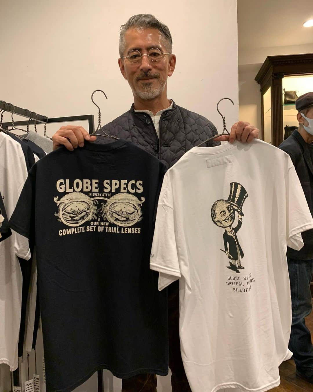 GLOBE SPECS_officialさんのインスタグラム写真 - (GLOBE SPECS_officialInstagram)「こんにちは、岡田です。私が好きなブランドで一緒にコラボレーションもしているOLD JOE。来期春夏物の展示会に行ってきました。来期の新作にはグローブスペックスをテーマにしたコラボレーションアイテムも色々と登場します。フイナムのブログに紹介していますので、ぜひ見てみて下さい。  @globespecs_official @oldjoebrand  @houyhnhnm_official  #kyoto #globespecs #opticalshop #fashion #gernotlindner  #eyewear #kyoto #ahlem #robertmarc  #lunor #lescalunetier  #anneetvalentin  #laloop  #thespectacle  #oldjoe  #scye  #shinpuhkan #メガネ #オシャレメガネ #グローブスペックス #tetsuyaokada #せかほし #世界はほしいモノにあふれてる #岡田哲哉 #O.J. GLOBE SPECS OPTICAL Co.」12月2日 17時43分 - globespecs_official