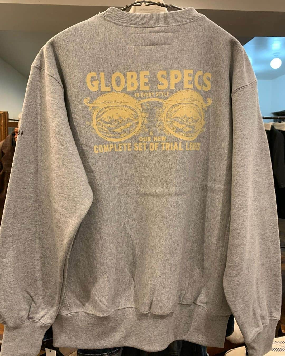 GLOBE SPECS_officialさんのインスタグラム写真 - (GLOBE SPECS_officialInstagram)「こんにちは、岡田です。私が好きなブランドで一緒にコラボレーションもしているOLD JOE。来期春夏物の展示会に行ってきました。来期の新作にはグローブスペックスをテーマにしたコラボレーションアイテムも色々と登場します。フイナムのブログに紹介していますので、ぜひ見てみて下さい。  @globespecs_official @oldjoebrand  @houyhnhnm_official  #kyoto #globespecs #opticalshop #fashion #gernotlindner  #eyewear #kyoto #ahlem #robertmarc  #lunor #lescalunetier  #anneetvalentin  #laloop  #thespectacle  #oldjoe  #scye  #shinpuhkan #メガネ #オシャレメガネ #グローブスペックス #tetsuyaokada #せかほし #世界はほしいモノにあふれてる #岡田哲哉 #O.J. GLOBE SPECS OPTICAL Co.」12月2日 17時43分 - globespecs_official