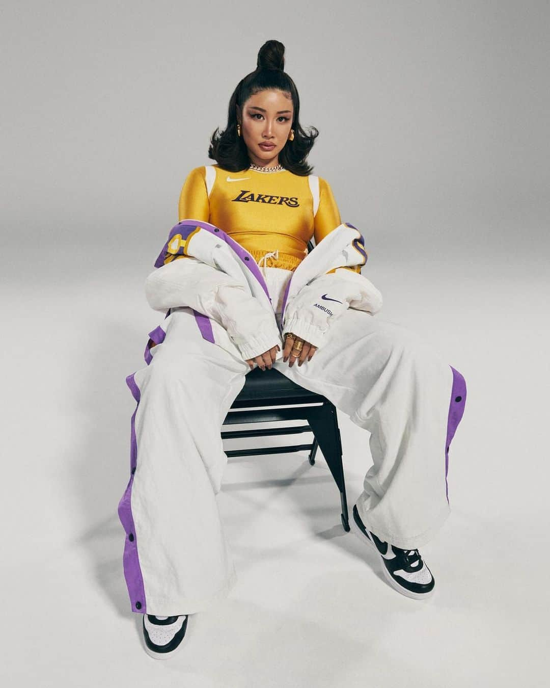 HYPEBEASTさんのインスタグラム写真 - (HYPEBEASTInstagram)「@hypebeaststyle: @ambush_official salutes to basketball culture with a new @nike @nba capsule. Marking the first time that a female designer has worked in tandem with Nike and the NBA, the collection is centered around the colors of the @lakers and @brooklynnets and has been formed by a street-meets-sport style, while a basketball and a Dunk High that draws from Japanese automotive lifestyle rounds out the range. Hit the link in our bio for more details. It’s all set to release on the Nike webstore and Nike SNKRS come December 11. ⁠⠀ Photo: Nike」12月2日 17時46分 - hypebeast