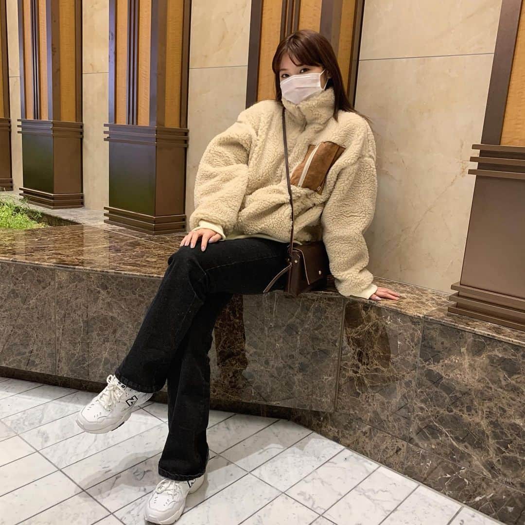 古田愛理さんのインスタグラム写真 - (古田愛理Instagram)「コラボボアジャケットについて質問が多かったので、、 今日20時ごろインスタライブします🎄 こちらはアイボリー🤍」12月2日 17時47分 - airi_furuta
