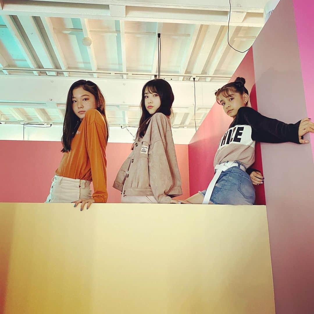 ニコ☆プチのインスタグラム：「🌈🌙🌼﻿ ﻿ ﻿ #ニコプチ﻿ #井口虹姫﻿ #近藤藍月﻿ #有坂心花」