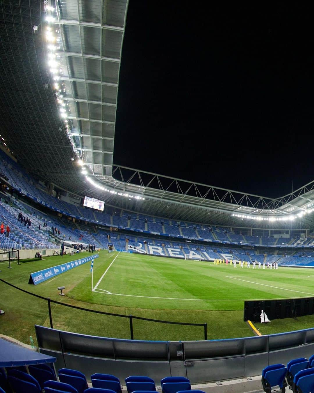 LFPさんのインスタグラム写真 - (LFPInstagram)「🏟 Guess the stadium! Clue: #LaLigaSantander LEADERS' home! 💙⚽️  🏟 ¡Adivina el estadio! Pista: ¡La casa de los LÍDERES de #LaLiga Santander!  #Football #Stadium #Guess #YouHaveToLiveIt #HayQueVivirla」12月2日 17時59分 - laliga