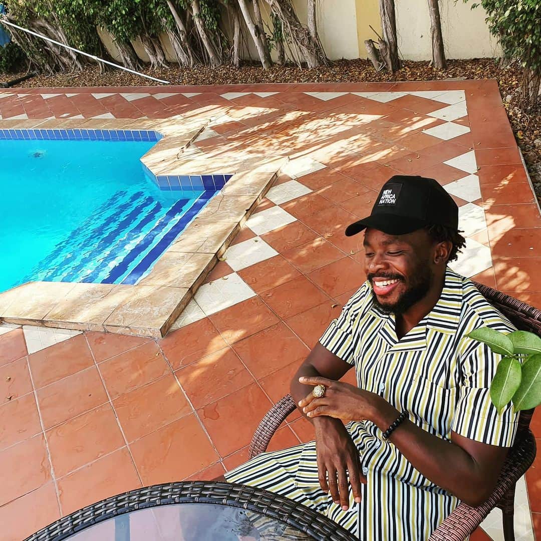 Fuse ODGのインスタグラム：「Birthday bwoy dat! Grateful for life! Thank you God for another year. Thank you all for the love ❤... This year has been eventful to say the least but God will never put us through anything that we cannot handle. Continue to smile for me birthday bwoy...greatness ahead ..raa raa raaaahh ❤💛💚」