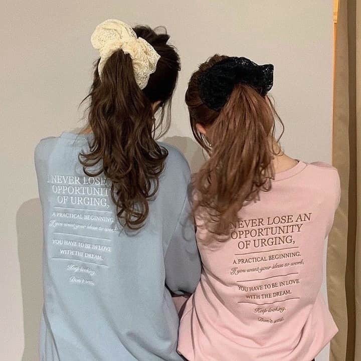 R i R y (リリー)さんのインスタグラム写真 - (R i R y (リリー)Instagram)「『 #パジャマパーティー ♡』　　  かわいいパジャマを2人で着るとさらに可愛く見える、、💗 ヘアバンドもお揃いでかわいい、、！  Photo by﻿ @noa_thankyou  @mizmin3 @haruu._.ka @pinom___ ✴︎---------------✴︎---------------✴︎﻿ ﻿ ▶▶Instagram・Twitter・TikTokで掲載する写真を募集中📸﻿ カワイイ写真が撮れたら、@velle.jp をタグ付けするか、ハッシュタグ #velle_jp をつけて投稿してみてね♪﻿ ﻿ velle編集部と一緒にカワイイで溢れるvelleを創っていこう😚🤍  ✴︎---------------✴︎---------------✴︎﻿ #ルームウェア #ルームウェア女子 #pajamaparty #パジャマ #パジャマ女子会 #お泊まり #お泊まり会 #treatürself #GU #部屋着 # #slumberparty #パジャマ女子会 #パジャマ女子 #パジャマコーデ #ルームウェア #韓国ファッション #ホテル #ホテル女子会 #クレヨンしんちゃん #クレヨンしんちゃんパジャマ」12月2日 18時00分 - velle.jp