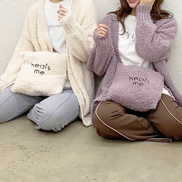 R i R y (リリー)さんのインスタグラム写真 - (R i R y (リリー)Instagram)「『 #パジャマパーティー ♡』　　  かわいいパジャマを2人で着るとさらに可愛く見える、、💗 ヘアバンドもお揃いでかわいい、、！  Photo by﻿ @noa_thankyou  @mizmin3 @haruu._.ka @pinom___ ✴︎---------------✴︎---------------✴︎﻿ ﻿ ▶▶Instagram・Twitter・TikTokで掲載する写真を募集中📸﻿ カワイイ写真が撮れたら、@velle.jp をタグ付けするか、ハッシュタグ #velle_jp をつけて投稿してみてね♪﻿ ﻿ velle編集部と一緒にカワイイで溢れるvelleを創っていこう😚🤍  ✴︎---------------✴︎---------------✴︎﻿ #ルームウェア #ルームウェア女子 #pajamaparty #パジャマ #パジャマ女子会 #お泊まり #お泊まり会 #treatürself #GU #部屋着 # #slumberparty #パジャマ女子会 #パジャマ女子 #パジャマコーデ #ルームウェア #韓国ファッション #ホテル #ホテル女子会 #クレヨンしんちゃん #クレヨンしんちゃんパジャマ」12月2日 18時00分 - velle.jp