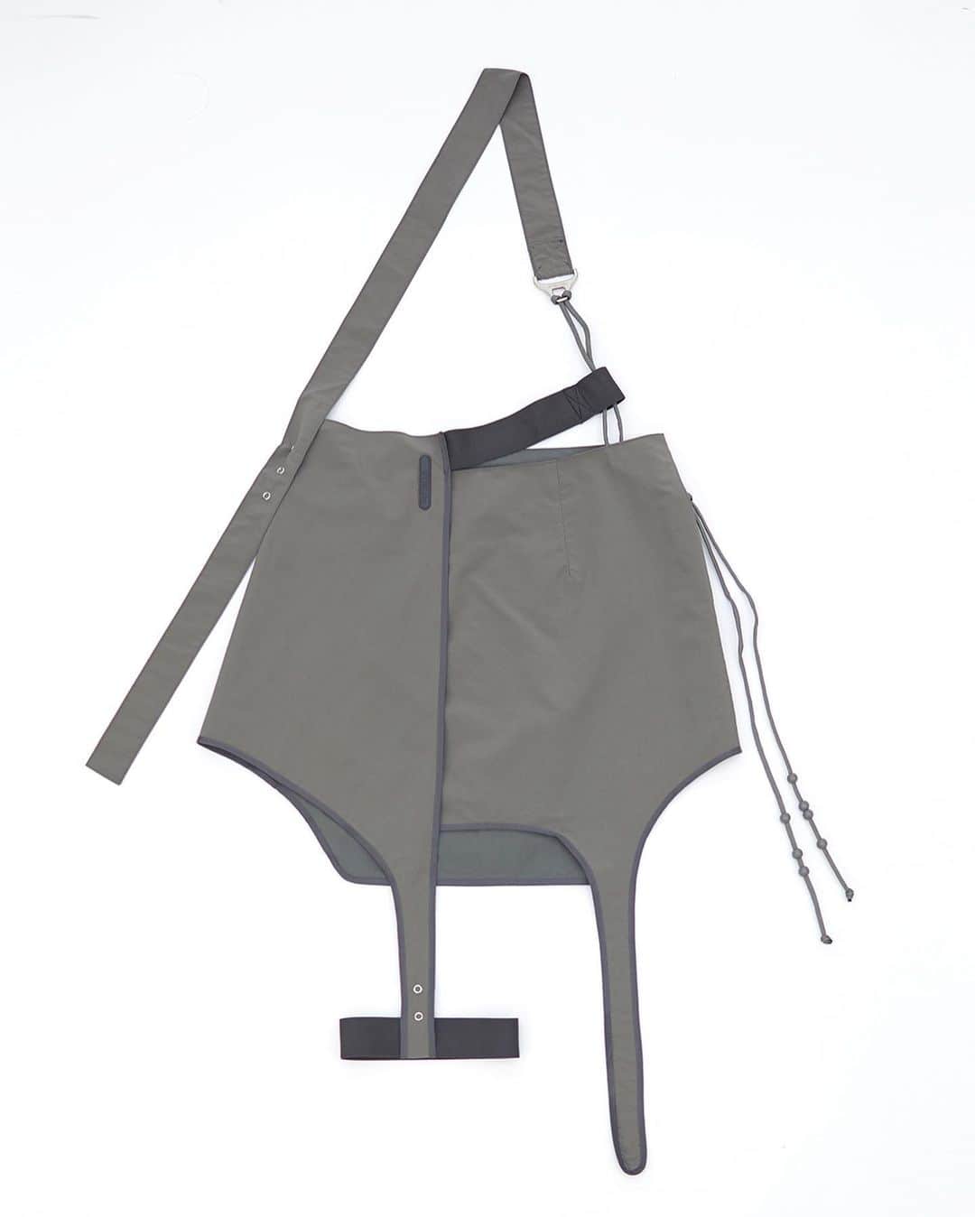 HYEIN SEOさんのインスタグラム写真 - (HYEIN SEOInstagram)「Jersey Top With Sleeves / Garter Skirt With Strap   www.hyeinseo.com」12月2日 18時02分 - hyeinantwerp