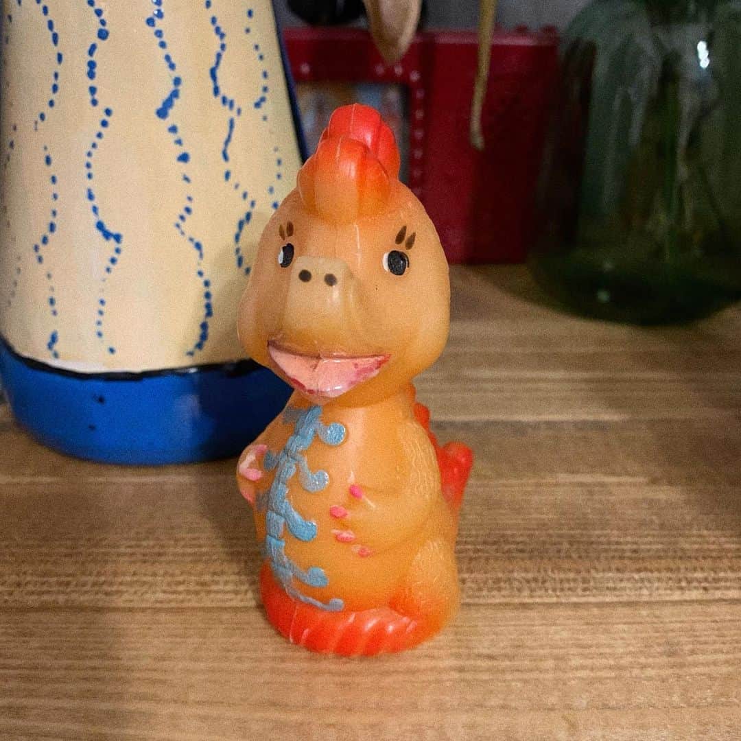 おかもとえみのインスタグラム：「アンニュイ🦕🦖」