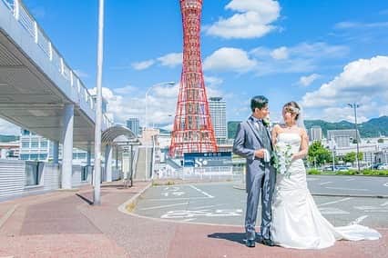 楽婚【公式】Instagramさんのインスタグラム写真 - (楽婚【公式】InstagramInstagram)「✳︎ ♡海と空に祝福される 贅沢なロケーション  神戸の海に囲まれた特別な空間でのウェディングフォト。  青空の下でおふたりの幸せな笑顔がとっても輝いてますね♡*  ＊2枚目♥楽婚の先輩カップル：Hiroshi & Akiyo 会場：#神戸メリケンパークオリエンタルホテル  @rakukon をフォローして 『#楽婚』をつけて お写真の投稿大歓迎♡ 公式IGでリグラムされるかも！？Webでご予約はTOPのURLより♡⇒@rakukon.  #楽婚 #rakukon #ベストアニバーサリー #ベストブライダル#wedding #ウェディング#フォトウェディング#プレ花嫁 #卒花#日本中のプレ花嫁さんと繋がりたい#プラコレ #marryxoxo#ウエディングニュース#花嫁 #卒花嫁 #2020年夏婚2020年秋婚 #2020年冬婚#2021年春婚 #2021年夏婚#式場探し#ナチュラルウェディング#結婚式準備 #結婚式場#weddingdress#ウェディングドレス#前撮り#会場装飾#オリジナルウェディング#ロケーションフォト#フォトウェディング」12月2日 18時18分 - rakukon