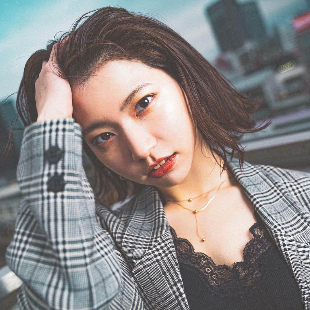 横道侑里のインスタグラム：「調子乗ってカッコつけてしまったやつ」