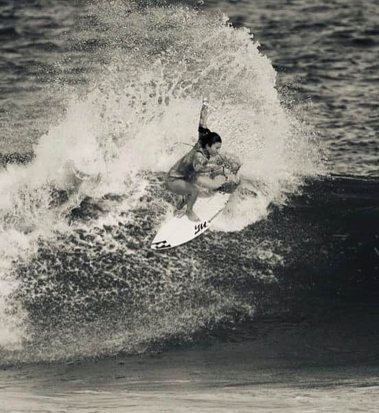 松田詩野さんのインスタグラム写真 - (松田詩野Instagram)「😈✨﻿ ﻿ photo/naoyakimoto﻿ ﻿@billabongwomensjp @fijiwaterjapan @fcs_japan @lux_jp_official @hlna.jp @whitebuffalo_official @fcs_japan #yusurfboards #aerotech #bravo #surfing #surf #waves」12月2日 18時27分 - shinomatsuda