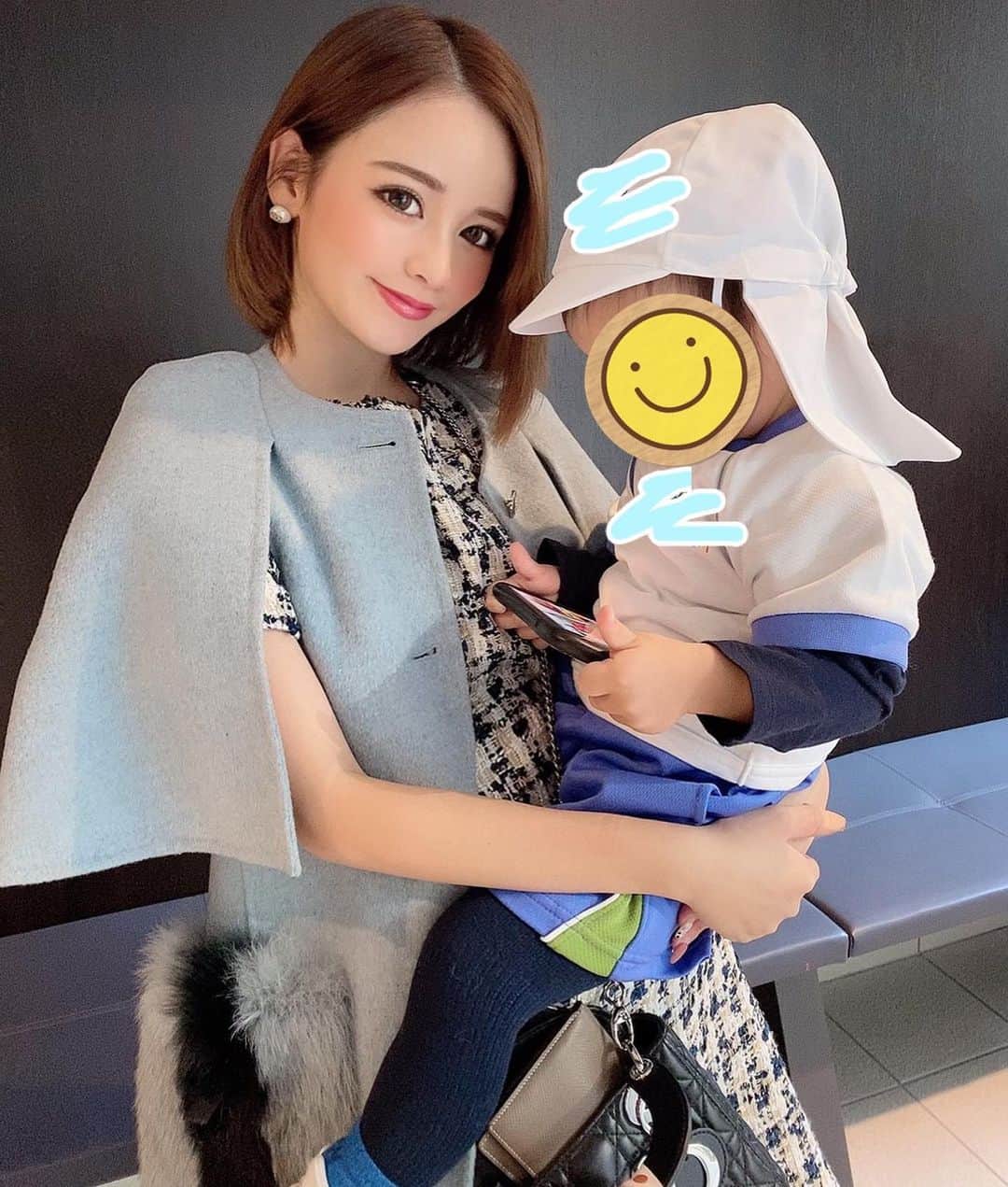 姫奈のインスタグラム：「. . 今日からスクールスタートで 昨日の夜も緊張してママが 眠れなかったよ🥲✨ . まだ私も分からない事ばっかりだから そうくん一緒に成長していこうね👦🏻❤️ . DMで沢山来てたワンピースは👇♡ @maison_de_lyla です👗 分かりにくいけどツイードの 綺麗目なワンピで可愛い🥰 . . #男の子ママ #男の子 #1歳9ヶ月 #親子」